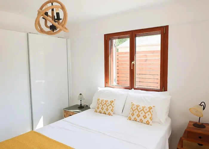 Villa Beachside Causton With Private Pool