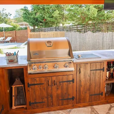 Beachside Causton With Private Pool Platanias (Skiathos)