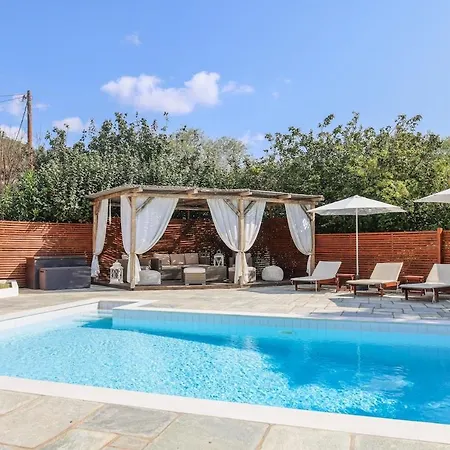 Beachside Causton With Private Pool וילה