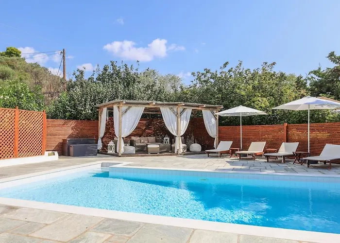 Beachside Causton With Private Pool Villa