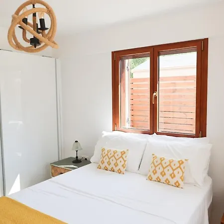 Villa Beachside Causton With Private Pool