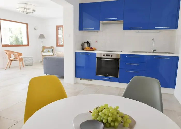 Beachside Causton With Private Pool 别墅 *